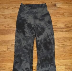 Lululemon Groove High Rise Flare Nulu Yoga Pants Leggings Tie Dye Black Gray 4